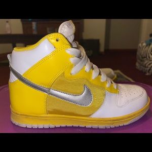 Women’s Nike high dunks.